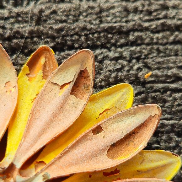 Vintage Large Flower Brooch Pin Orange Yellow Daisy Groovy Mod Style - Picture 4 of 4